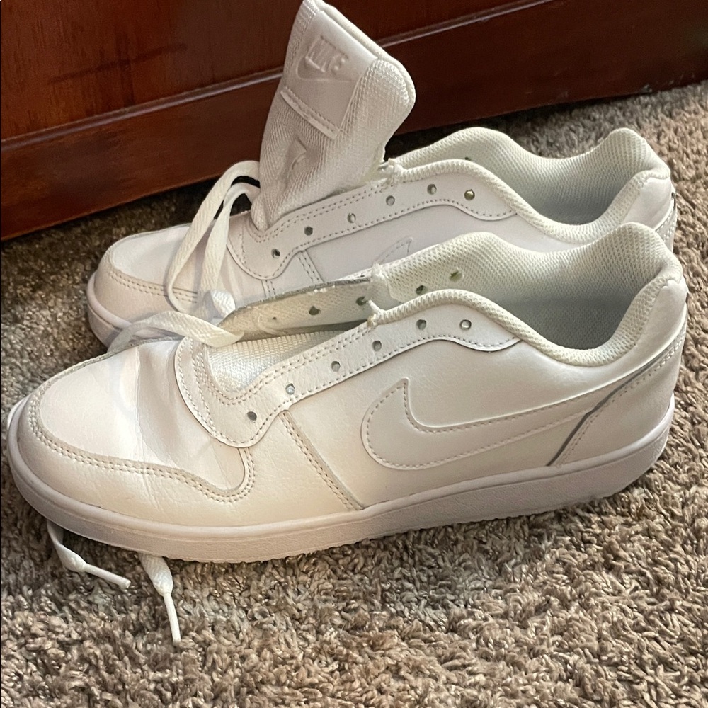 Nike  Low-Top Sneakers size7